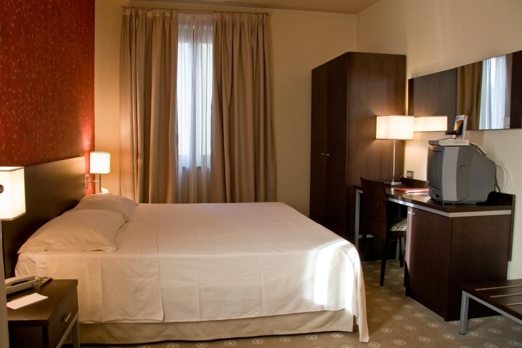 Hotel Fortyfive Chivasso Rom bilde